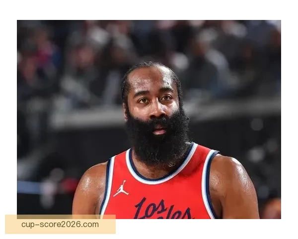 阿伦回归焕发新能量双塔联手骑士攻防无解哈登全面统治比赛