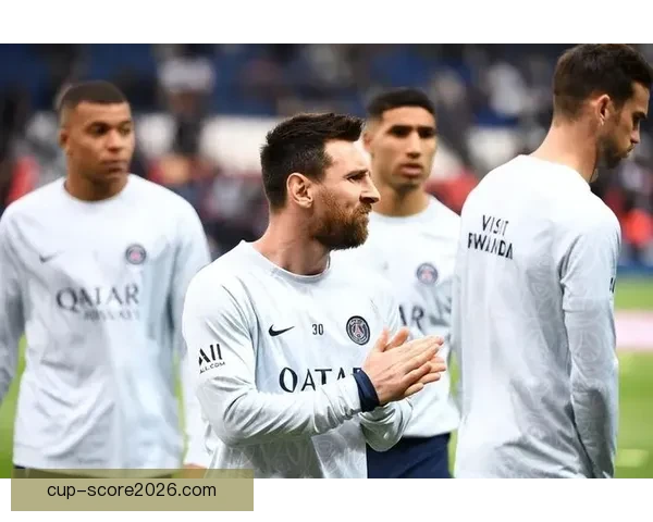 阿什拉夫直言梅西加盟后球队战术改变自己不开心表现受影响